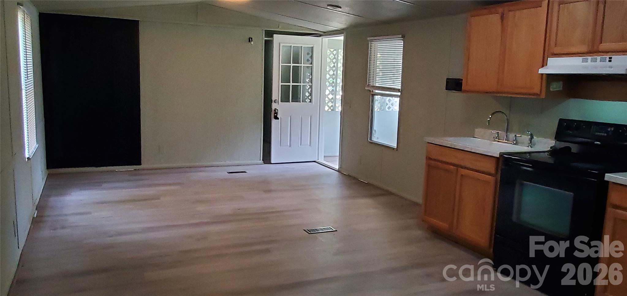 Den - 7297 Beaver Road, Kannapolis