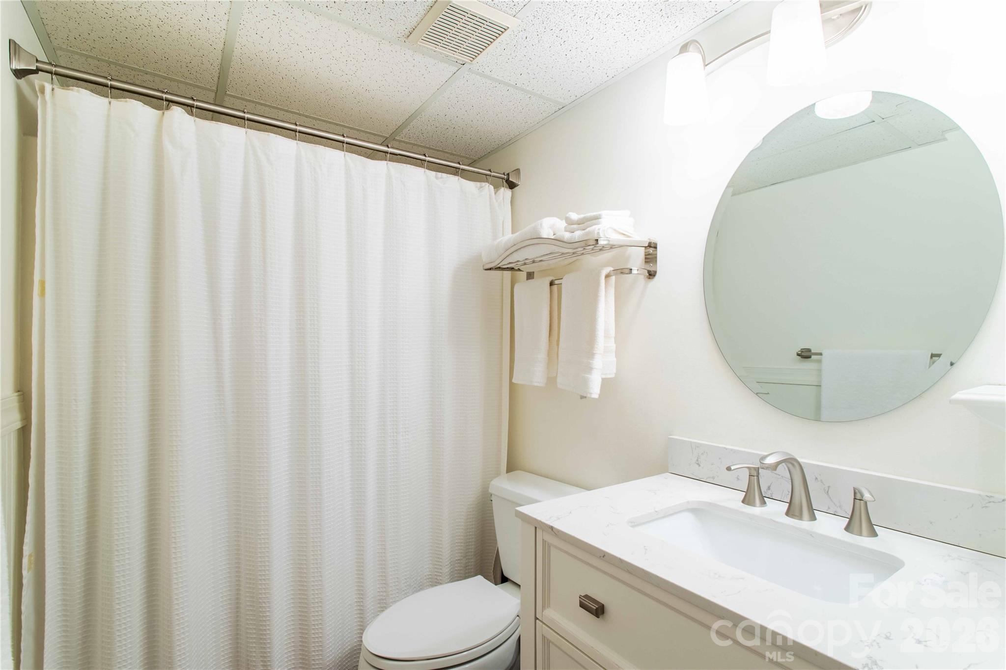 Primary Bathroom - 73 Toxaway Views Drive, Lake Toxaway