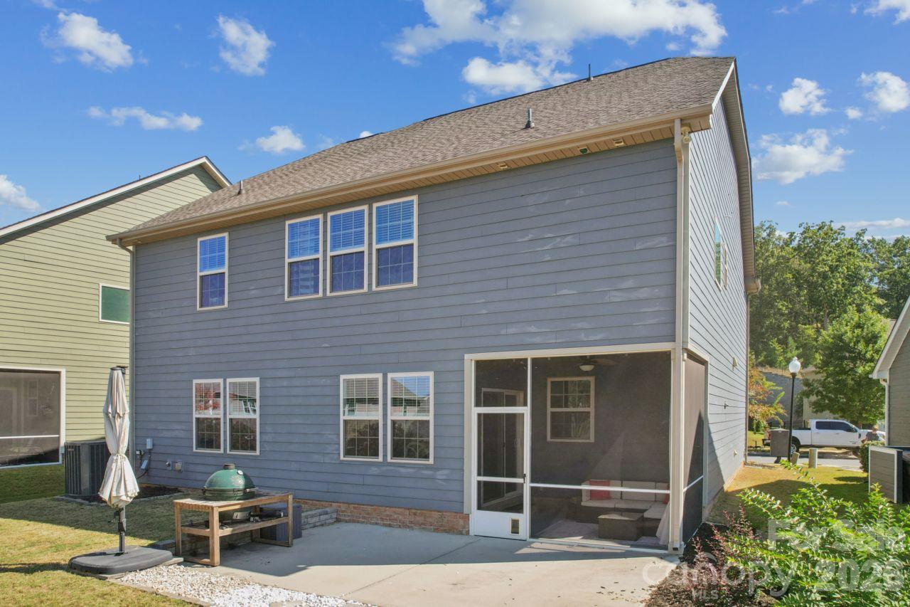 Back deck and screened-in porch - 3018 Oakmere Road, Waxhaw