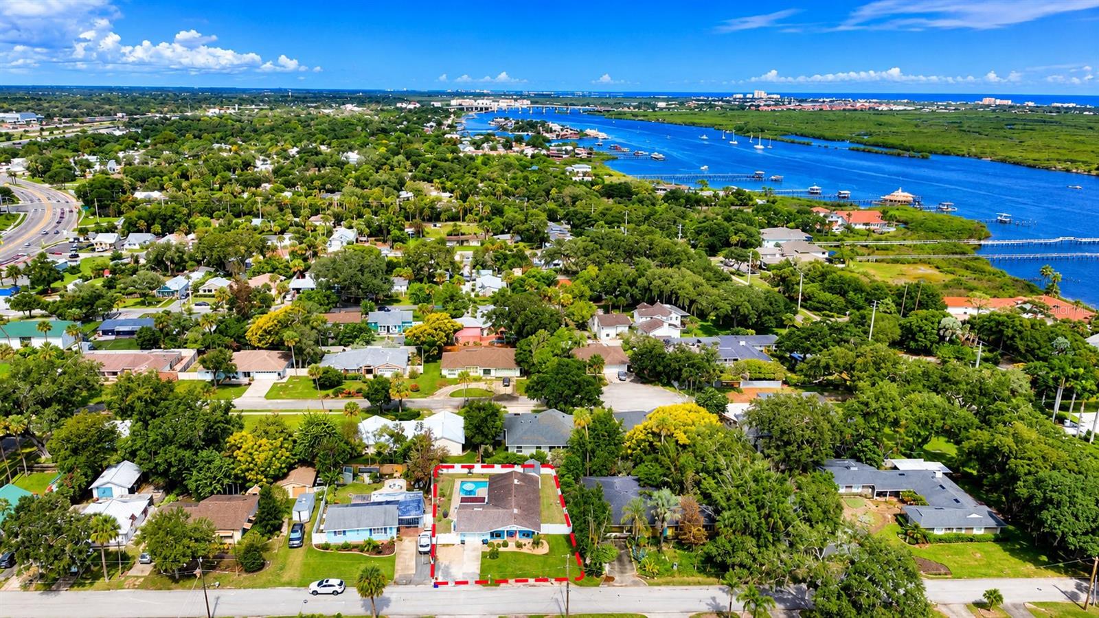 Easy golf cart ride to shopping and dining in NSB. - 123 E YELKCA TER, EDGEWATER