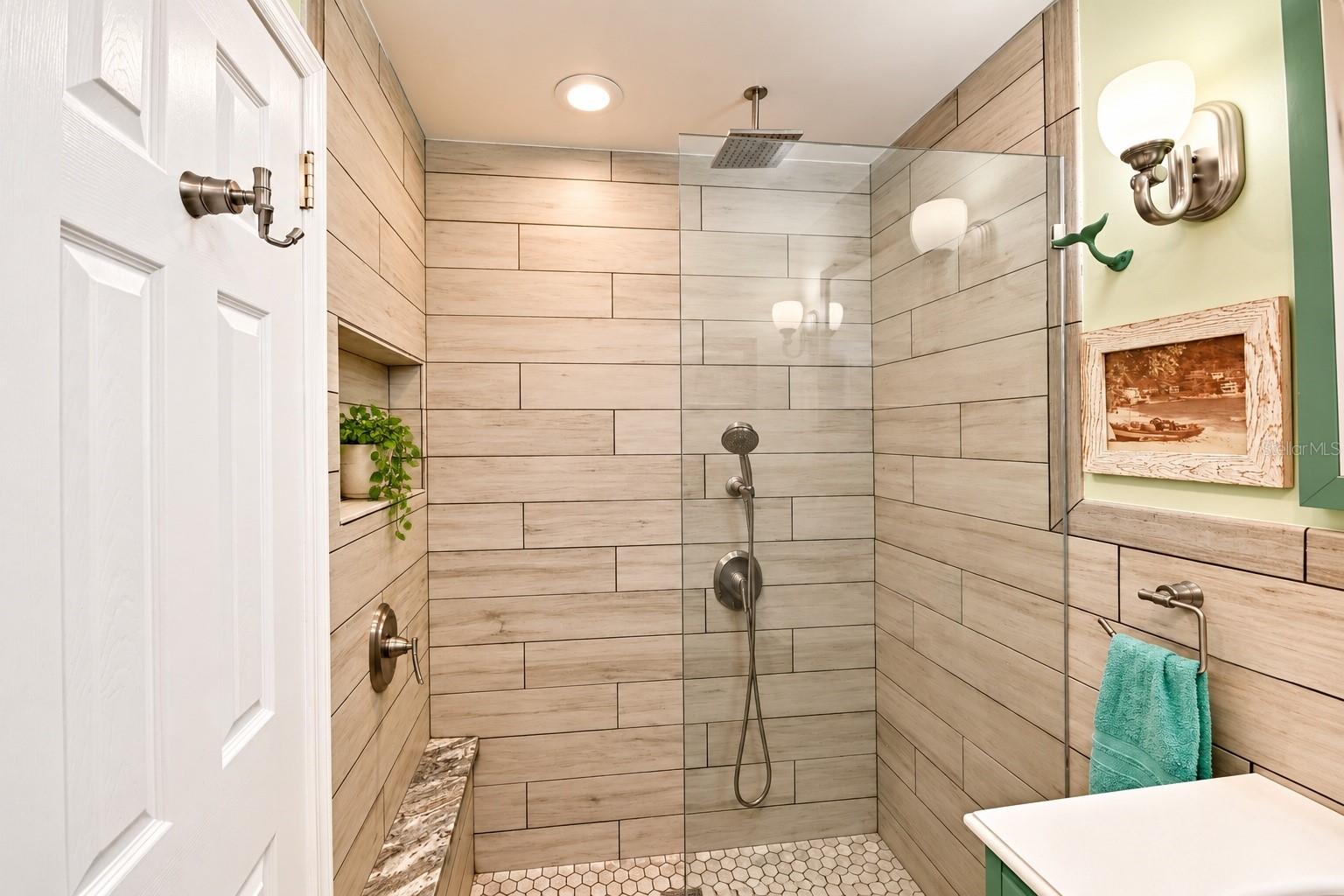 Guest bathroom shower. - 123 E YELKCA TER, EDGEWATER