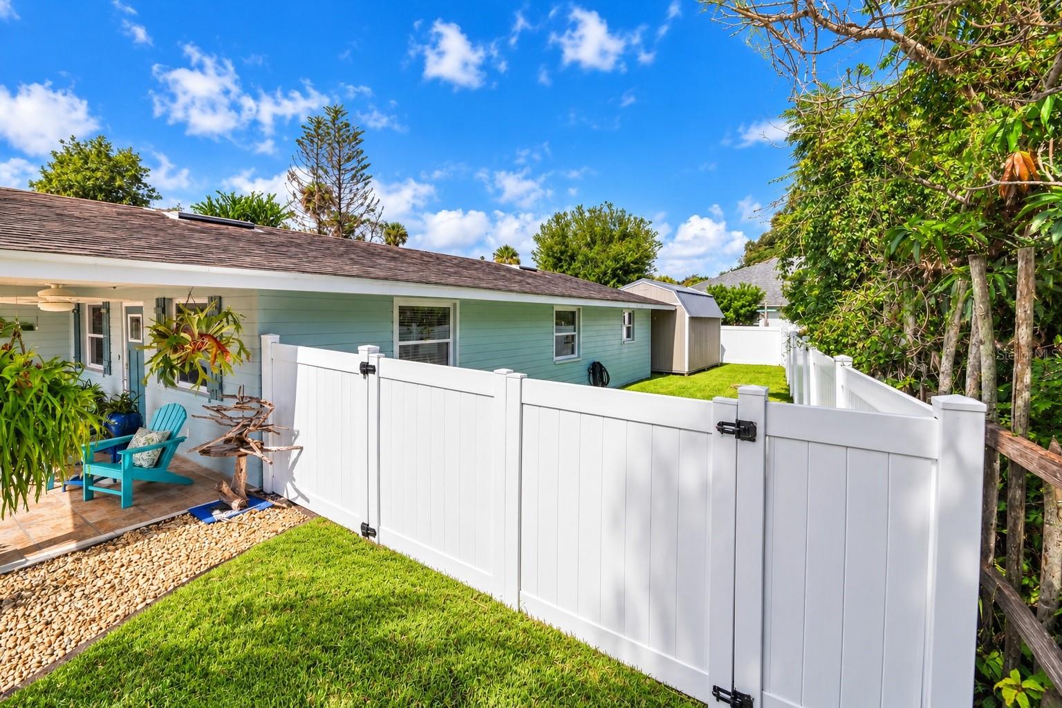 Sideyard is perfect for large boat or RV storage. - 123 E YELKCA TER, EDGEWATER
