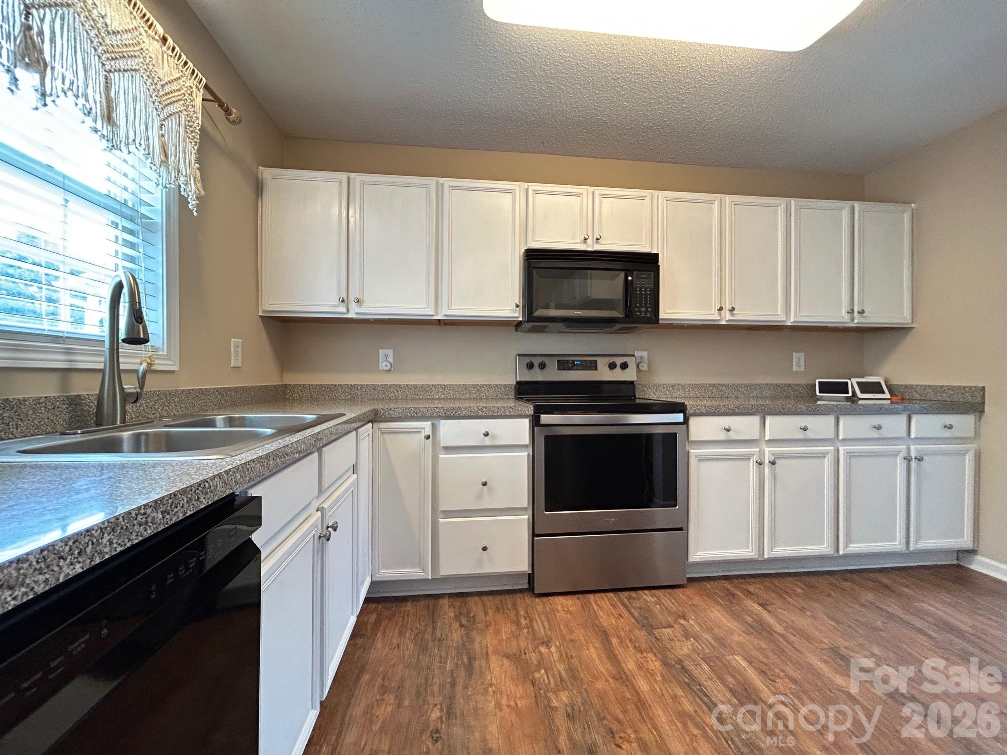 Condominium at 119 Steam Engine Drive, Mooresville, photo 3 of 35