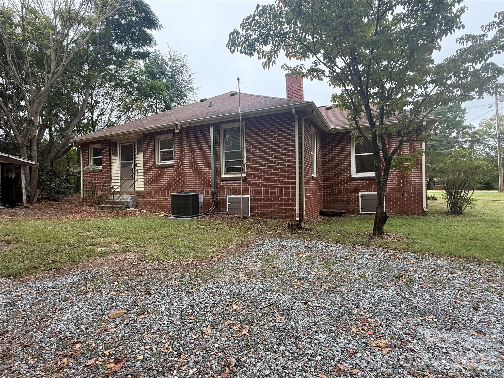 Single Family Residence at 1111 Fallston Road, Shelby, photo 6 of 25
