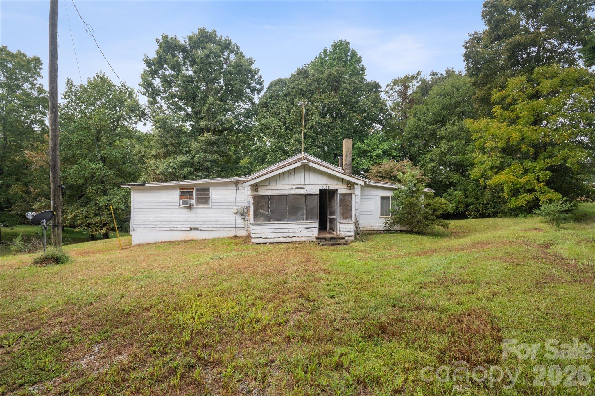 6958 NC Hwy 9 Highway