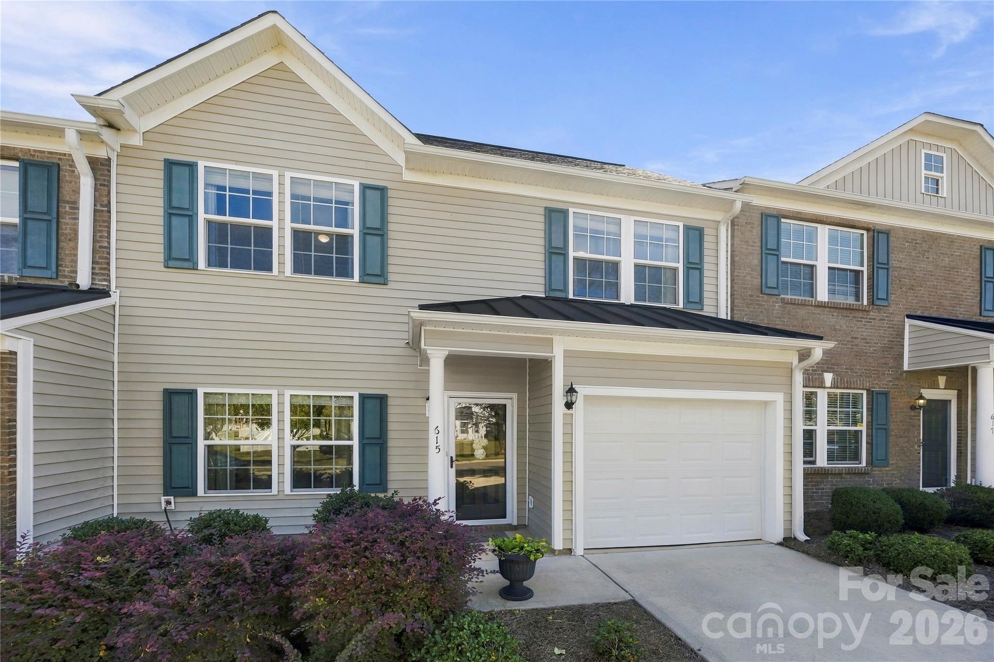 Townhouse at 615 School House Lane, Fort Mill, photo 4 of 34