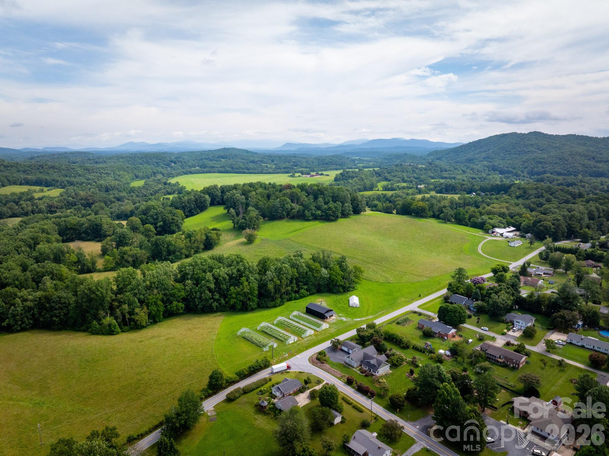 Single Family Residence at 185 McKinney Road, Etowah, photo 9 of 30