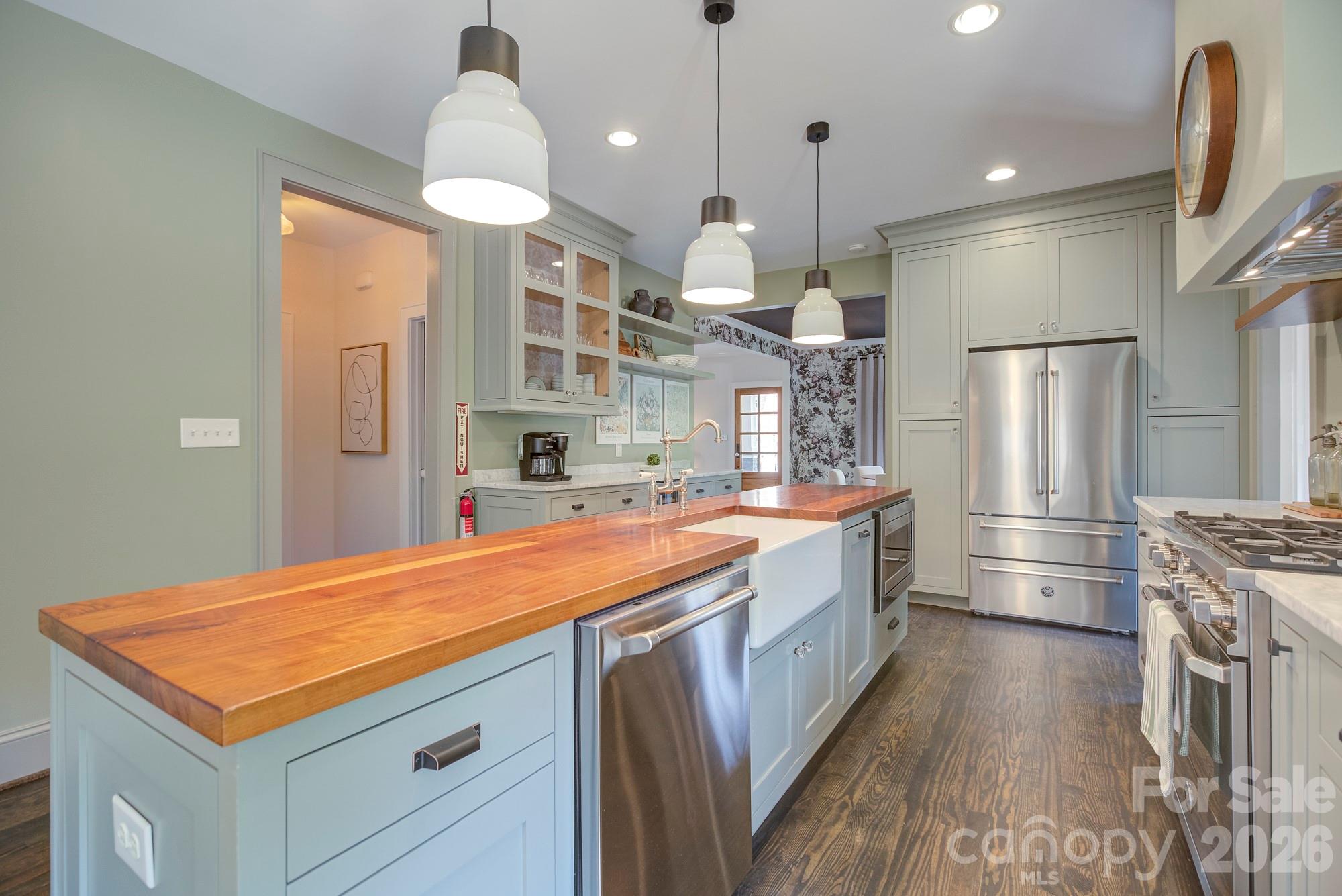 Single Family Residence at 429 West Park Avenue, Charlotte, photo 15 of 48