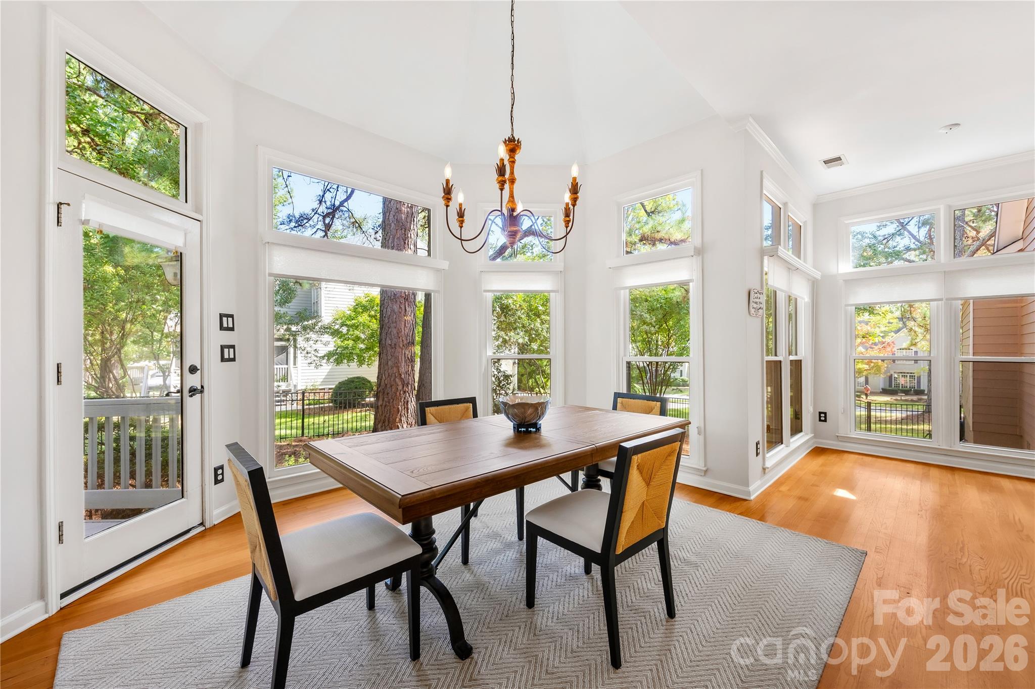 Large eating area off Kitchen - 15728 Delancey Lane, Huntersville