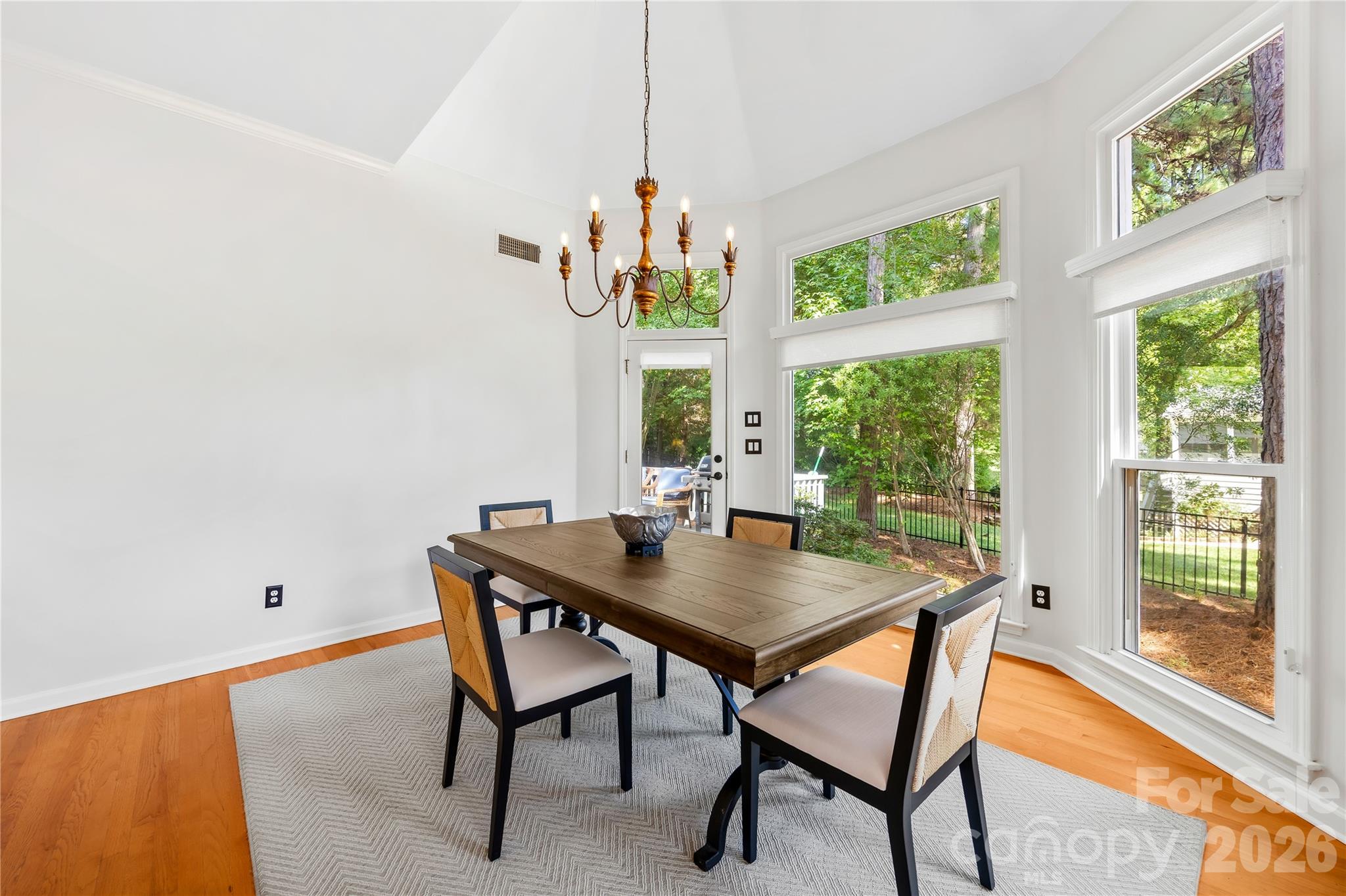 Large eating area off Kitchen - 15728 Delancey Lane, Huntersville