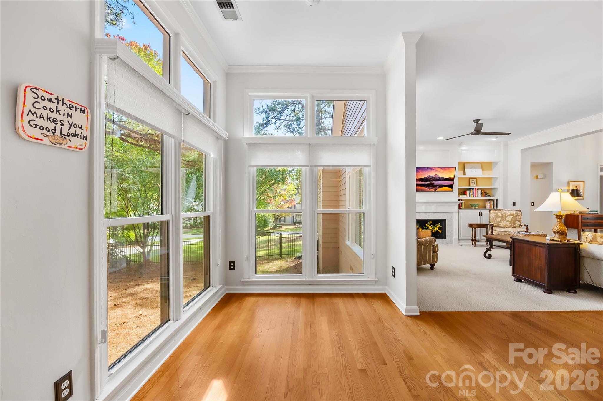 Large eating area off Kitchen - 15728 Delancey Lane, Huntersville