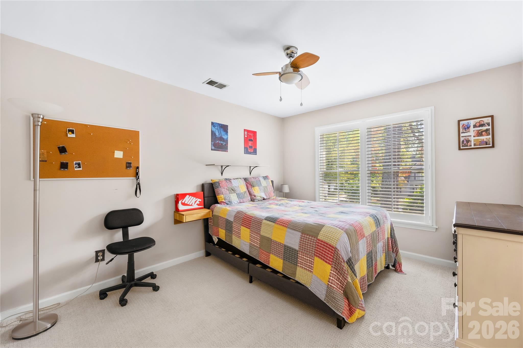 1 of 2 secondary bedrooms - 15728 Delancey Lane, Huntersville