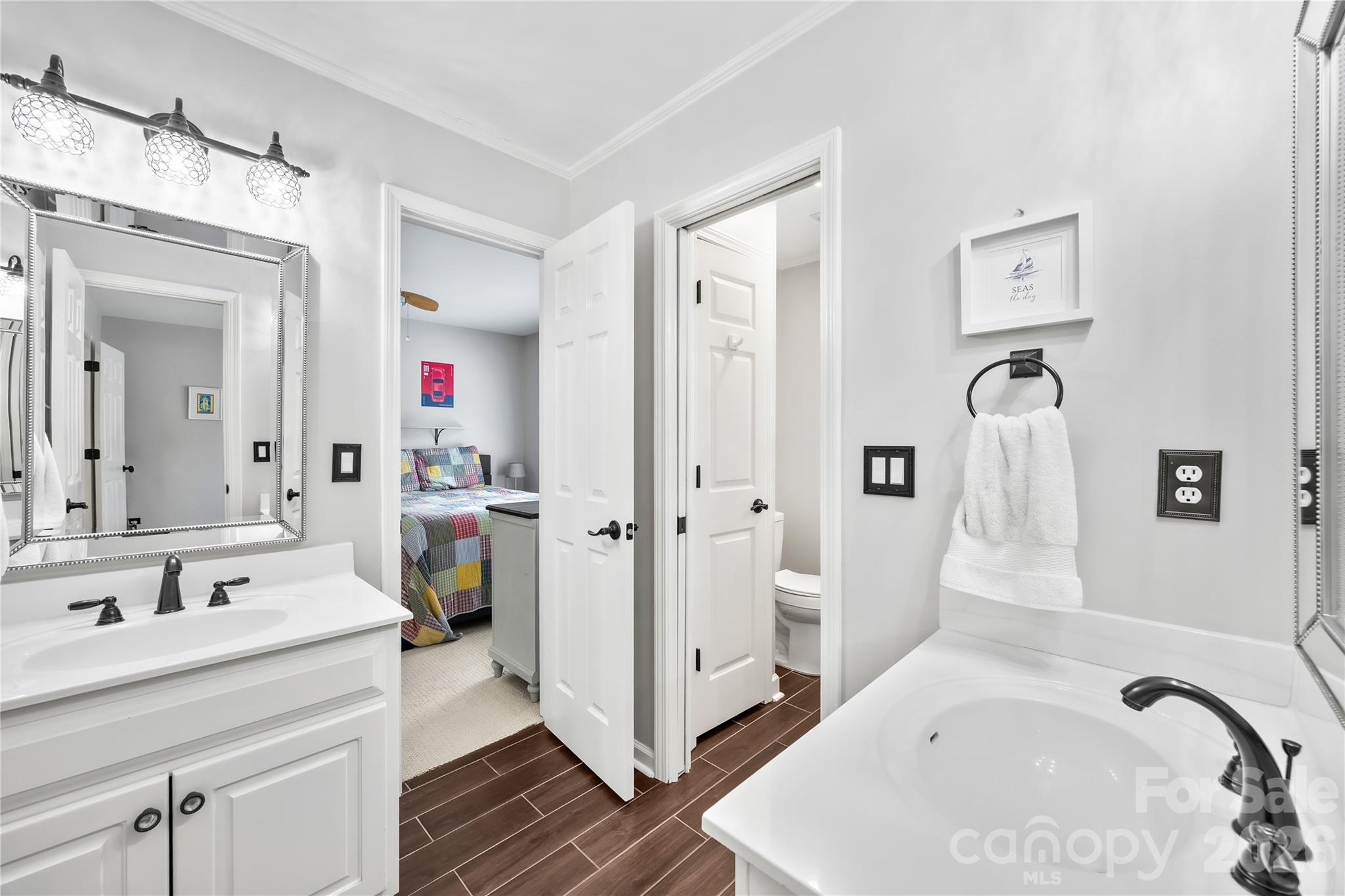 Jack & Jill Bath between secondary bedrooms - 15728 Delancey Lane, Huntersville