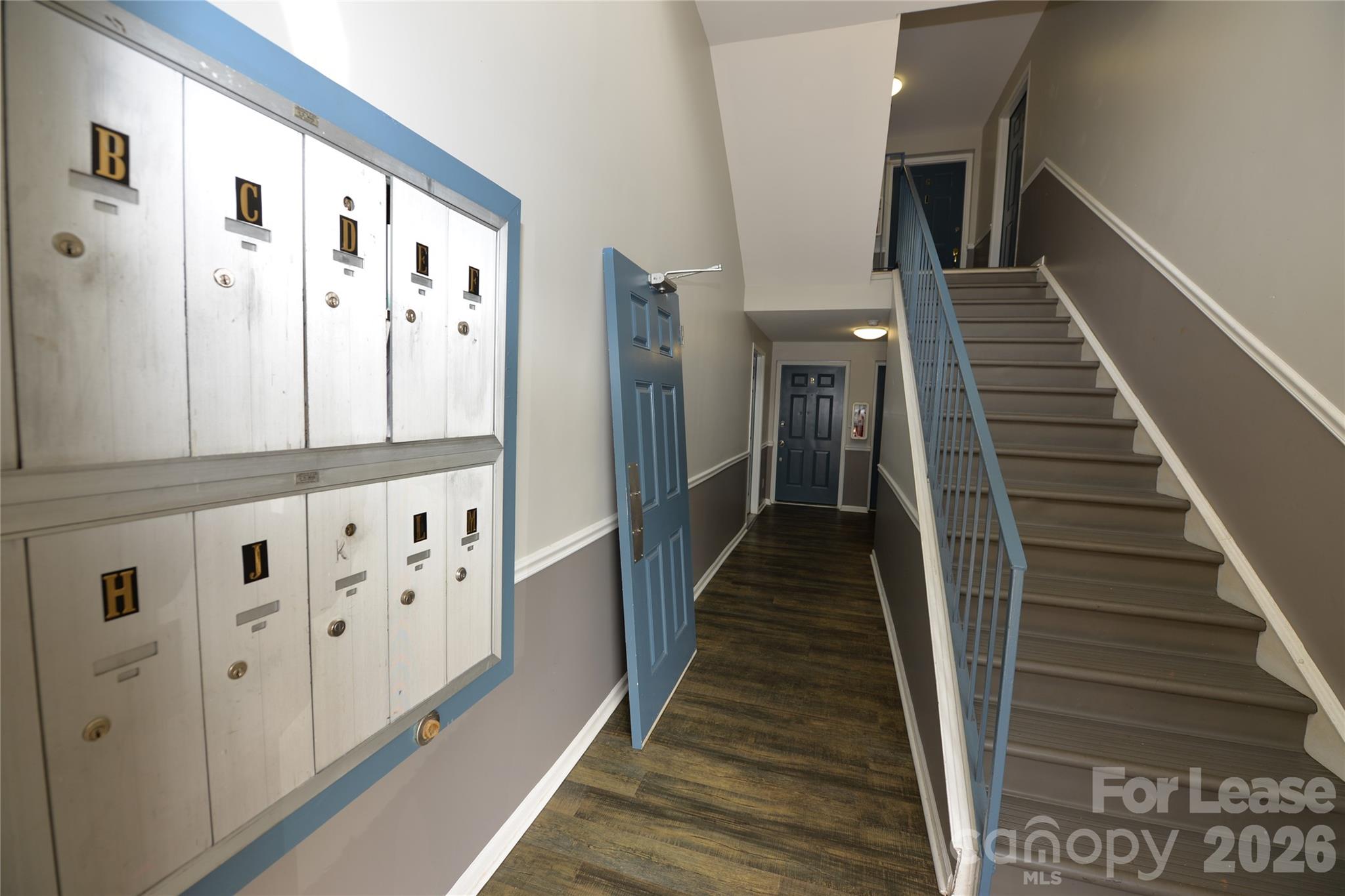 Condominium at 1649 Arlyn Circle, Charlotte, photo 2 of 14