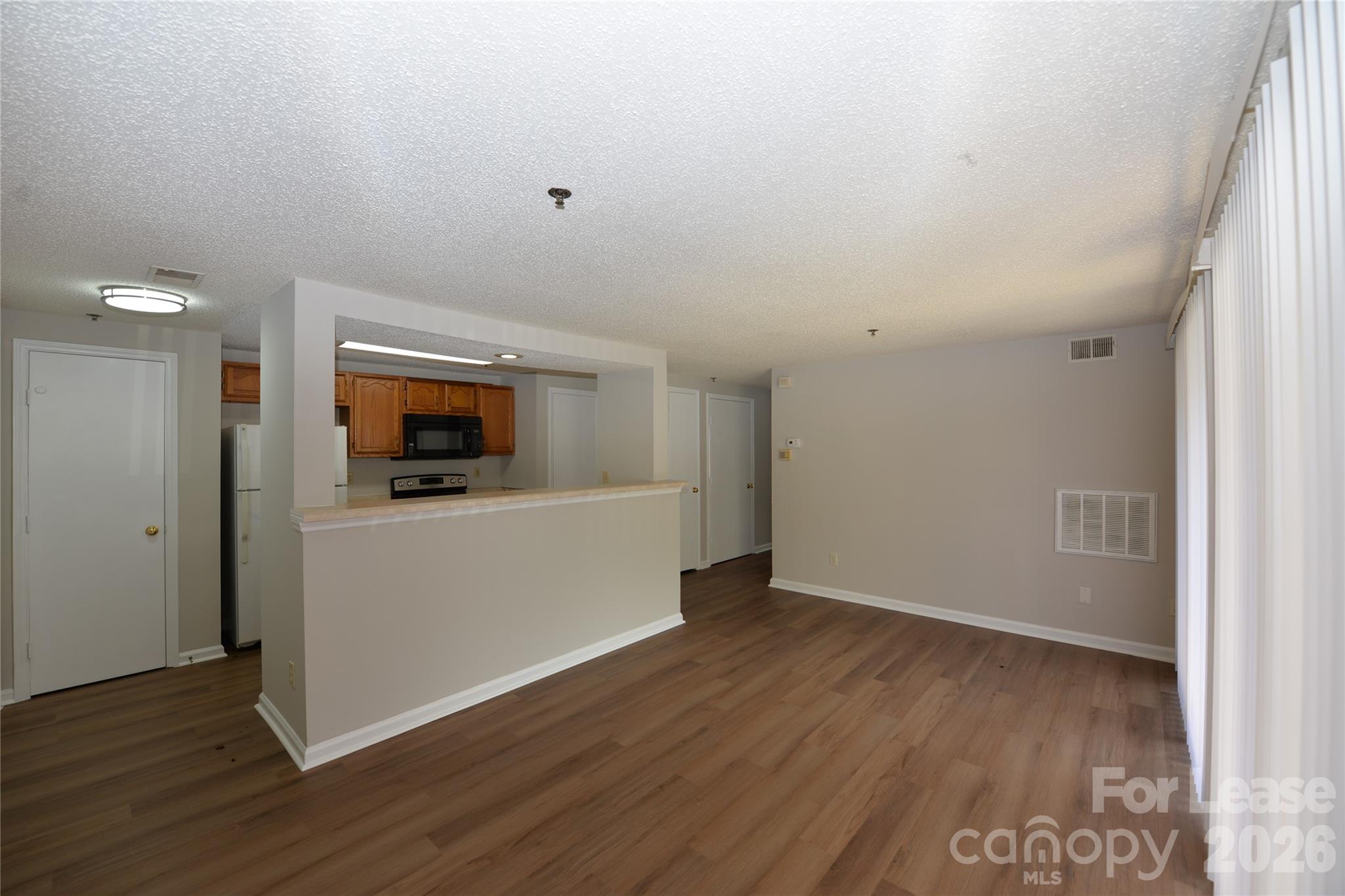 Condominium at 1649 Arlyn Circle, Charlotte, photo 7 of 14