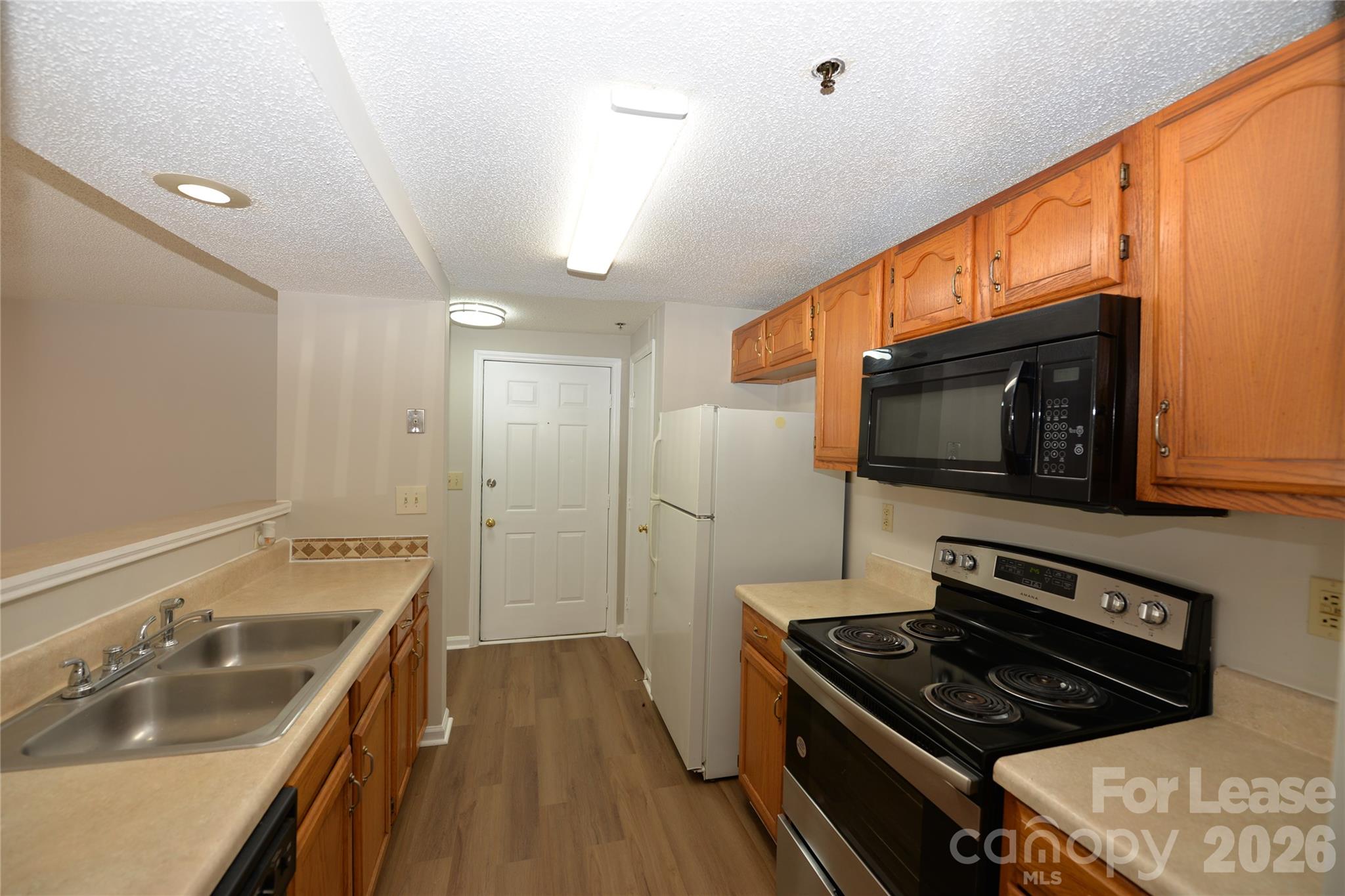 Condominium at 1649 Arlyn Circle, Charlotte, photo 8 of 14