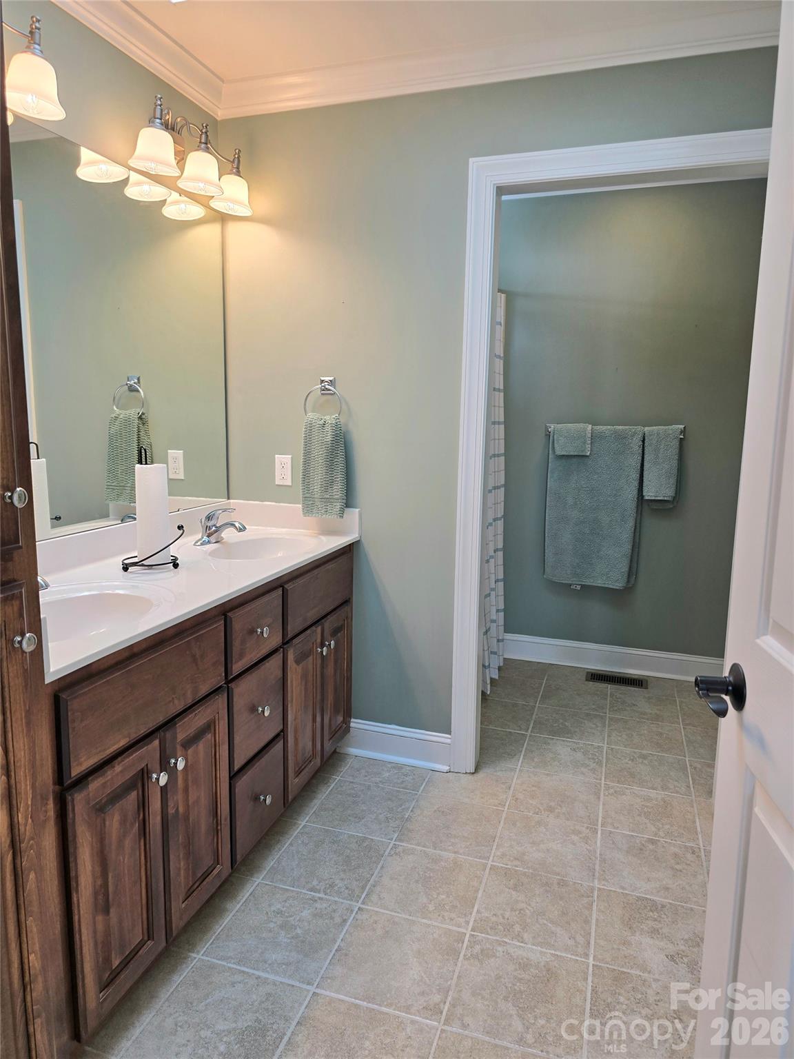 Single Family Residence at 587 Marigold Drive, Kannapolis, photo 16 of 43