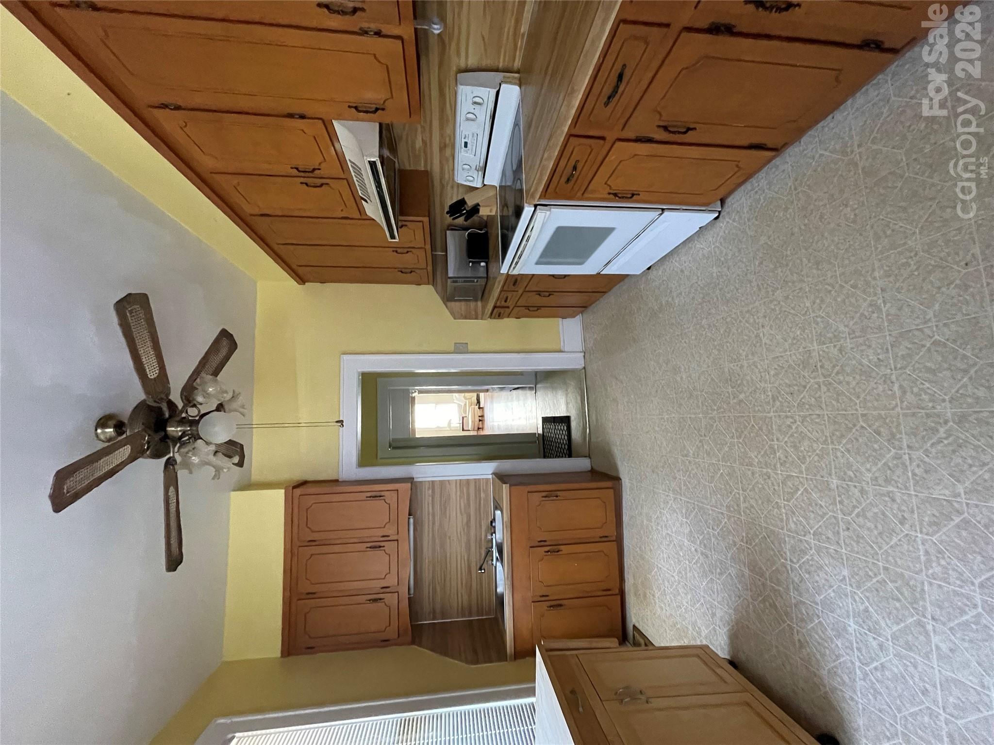 Single Family Residence at 112 E Ashe Street, Wadesboro, photo 2 of 15