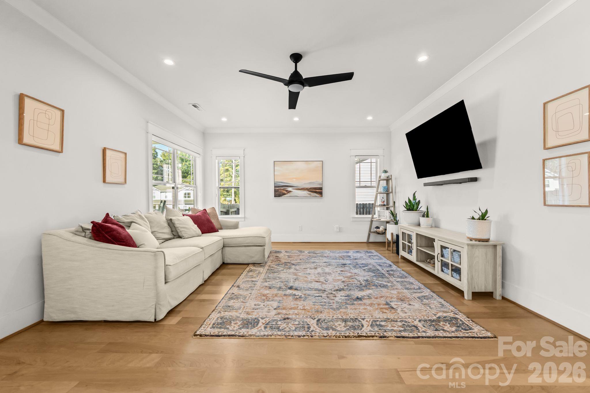 Single Family Residence at 5309 Tarrywood Lane, Charlotte, photo 3 of 22