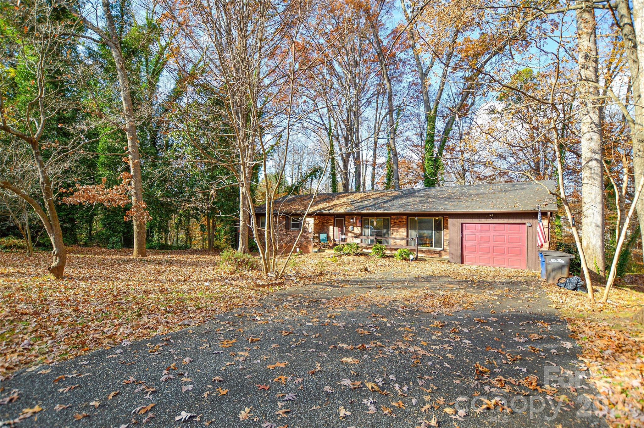 Single Family Residence at 1405 Forest Park Drive, Statesville, photo 2 of 22