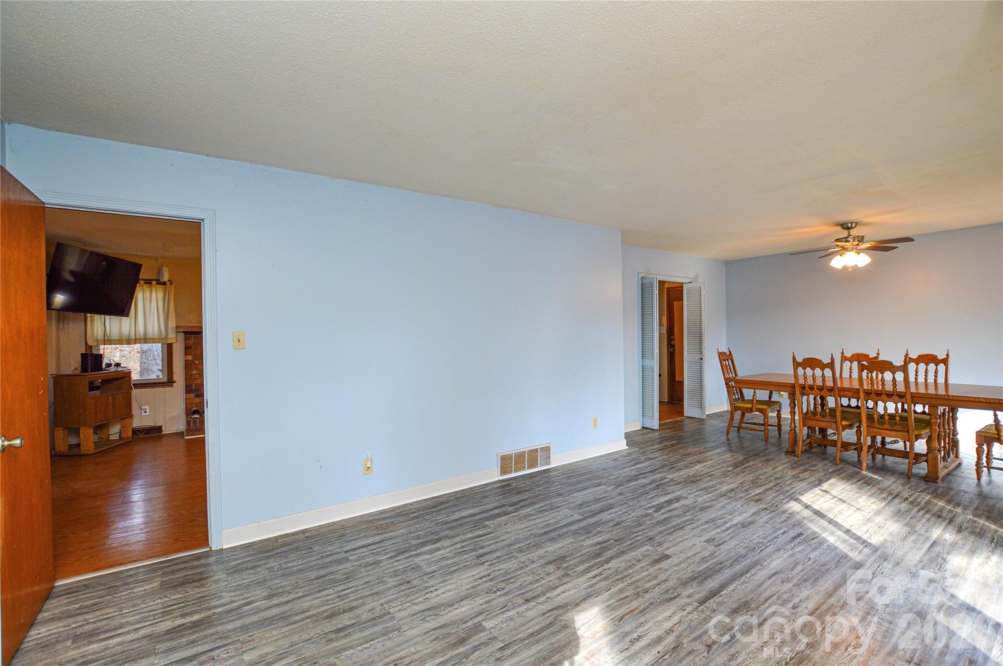 Single Family Residence at 1405 Forest Park Drive, Statesville, photo 5 of 22