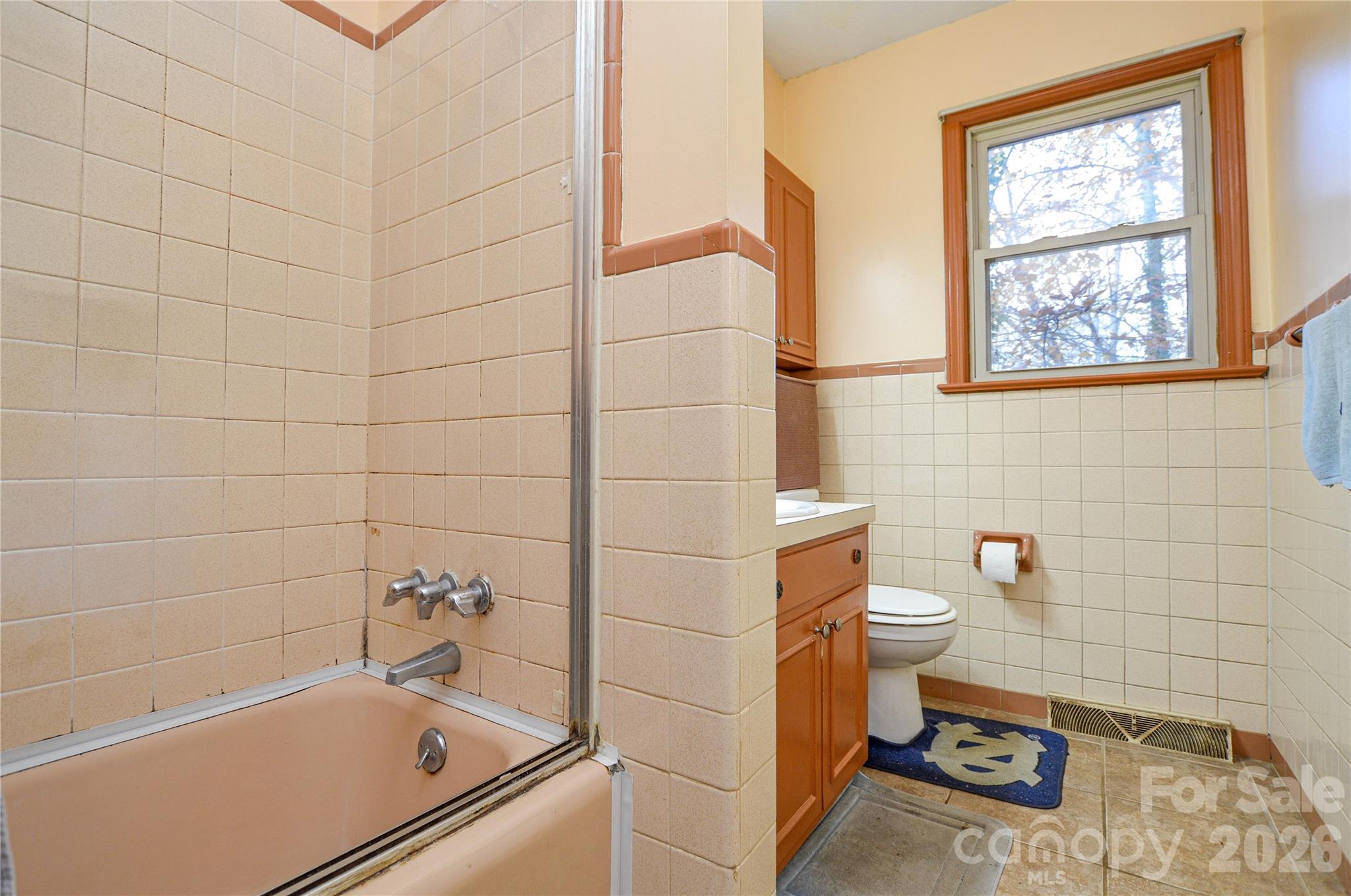Single Family Residence at 1405 Forest Park Drive, Statesville, photo 14 of 22