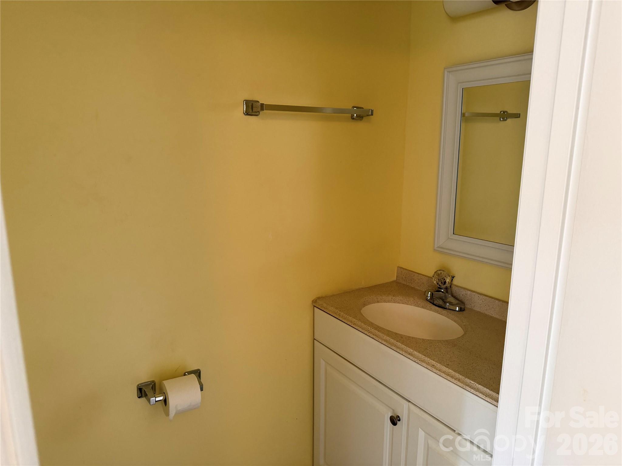Condominium at 1300 Larchmont Place, Salisbury, photo 12 of 16