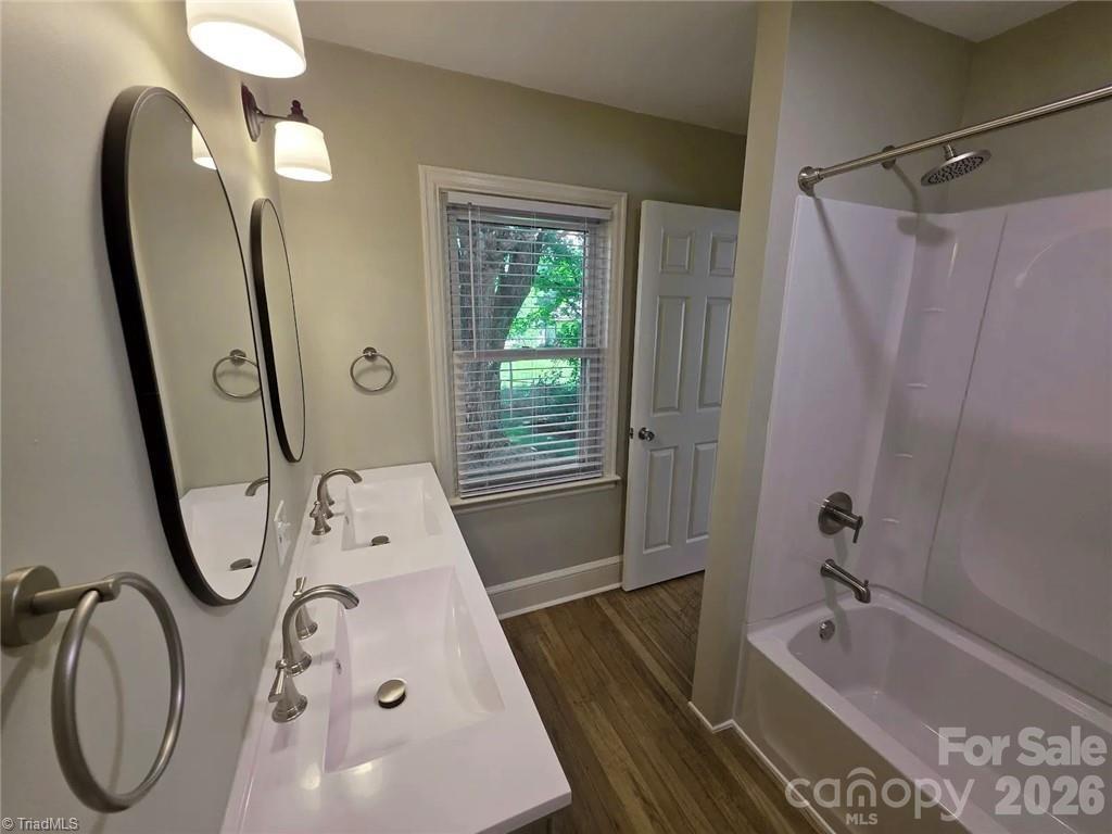 Single Family Residence at 323 Western Boulevard, Lexington, photo 16 of 21