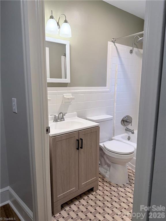 Single Family Residence at 323 Western Boulevard, Lexington, photo 20 of 21