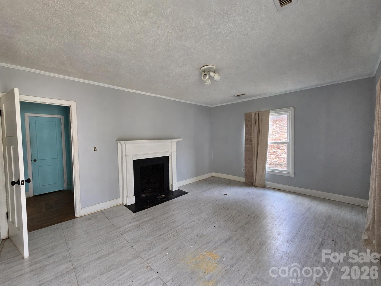 Single Family Residence at 207 W Washington Avenue, Bessemer City, photo 3 of 8