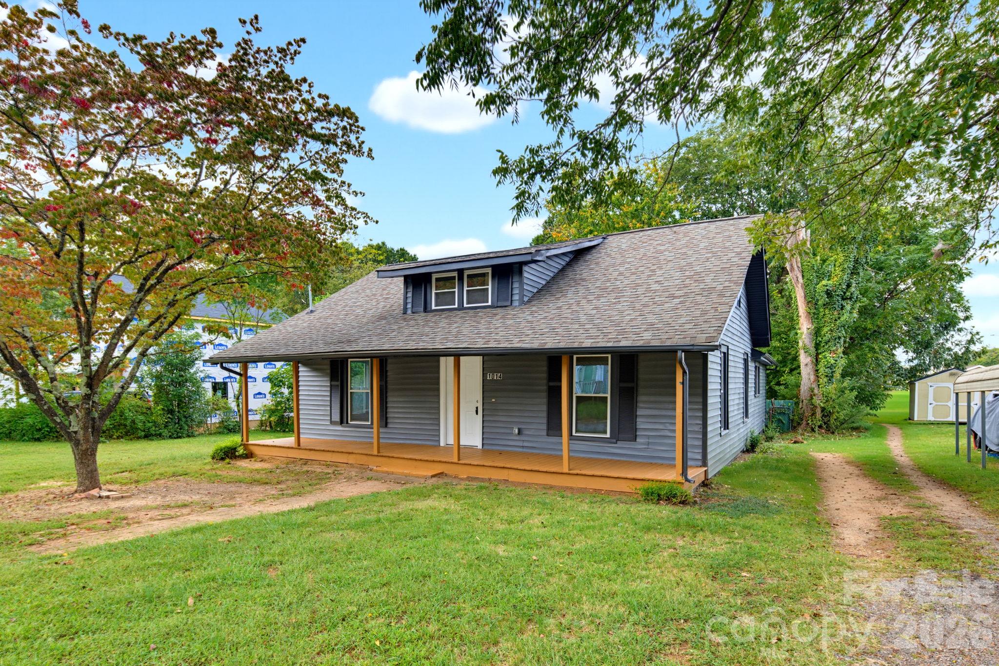 Single Family Residence at 1014 8th Street, Statesville, photo 2 of 42