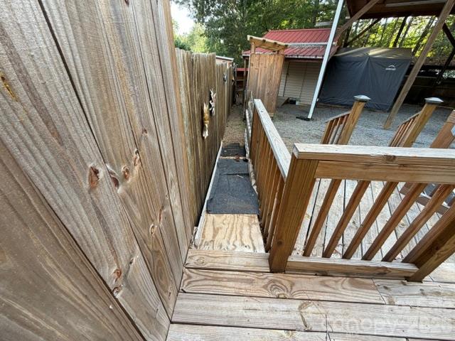 Doggy Ramp - 109 Driftwood Trail, Mount Gilead