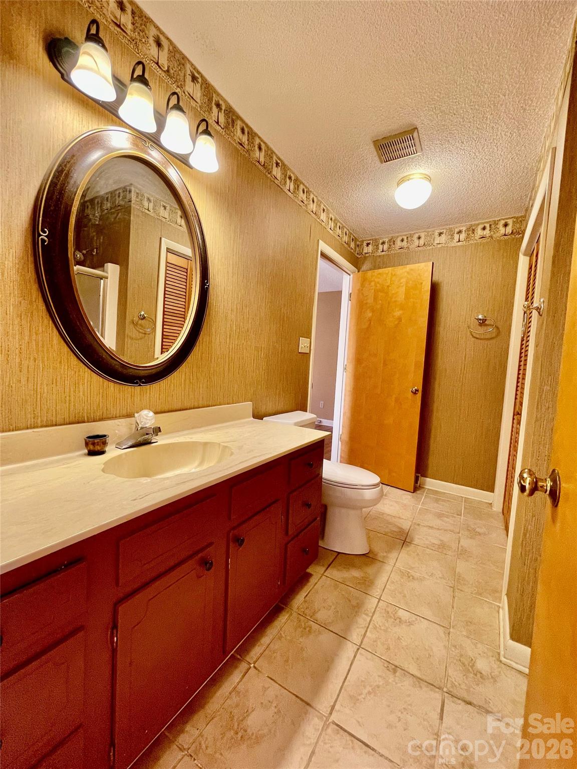 Condominium at 1300 Larchmont Place, Salisbury, photo 11 of 23