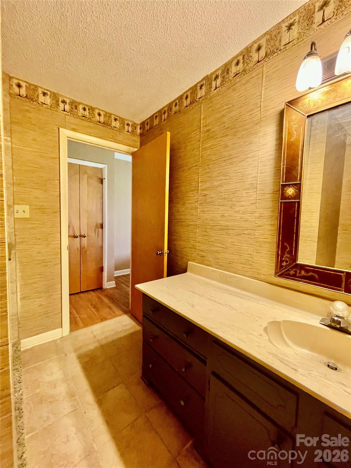 Condominium at 1300 Larchmont Place, Salisbury, photo 18 of 23