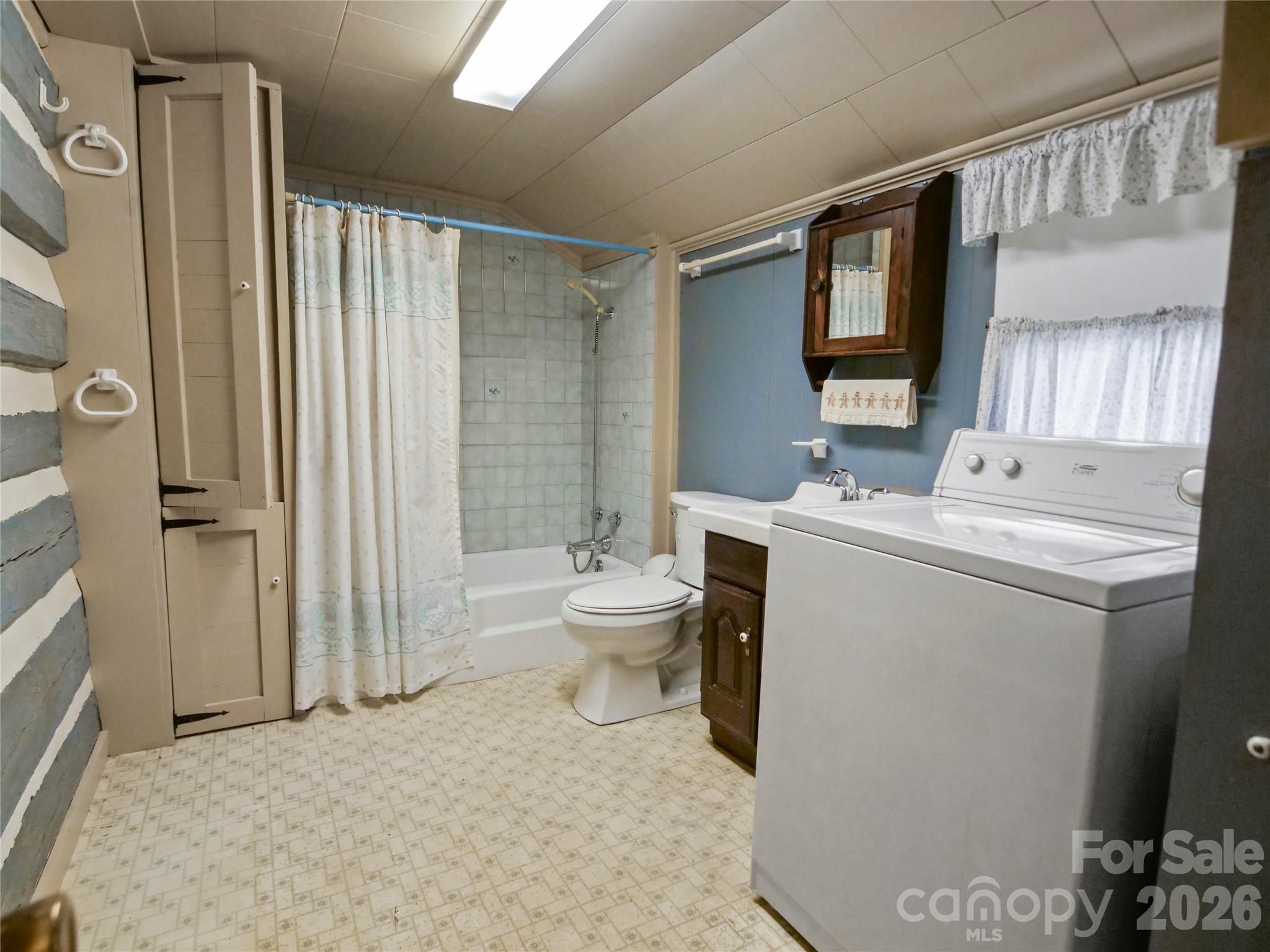 Single Family Residence at 2125 Whiteside Road, Mill Spring, photo 11 of 31