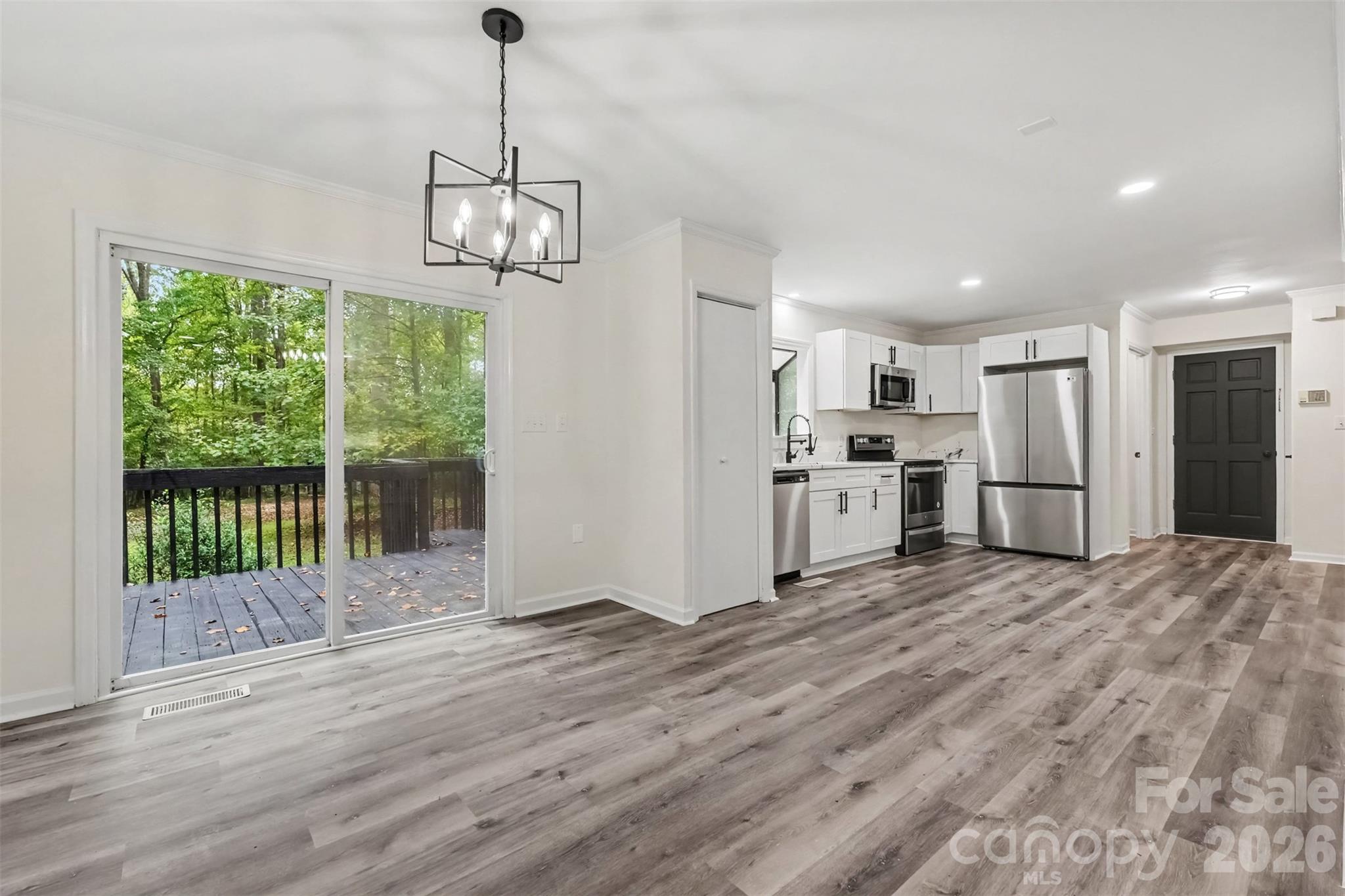 Single Family Residence at 6524 Pine Forest Drive, York, photo 4 of 36