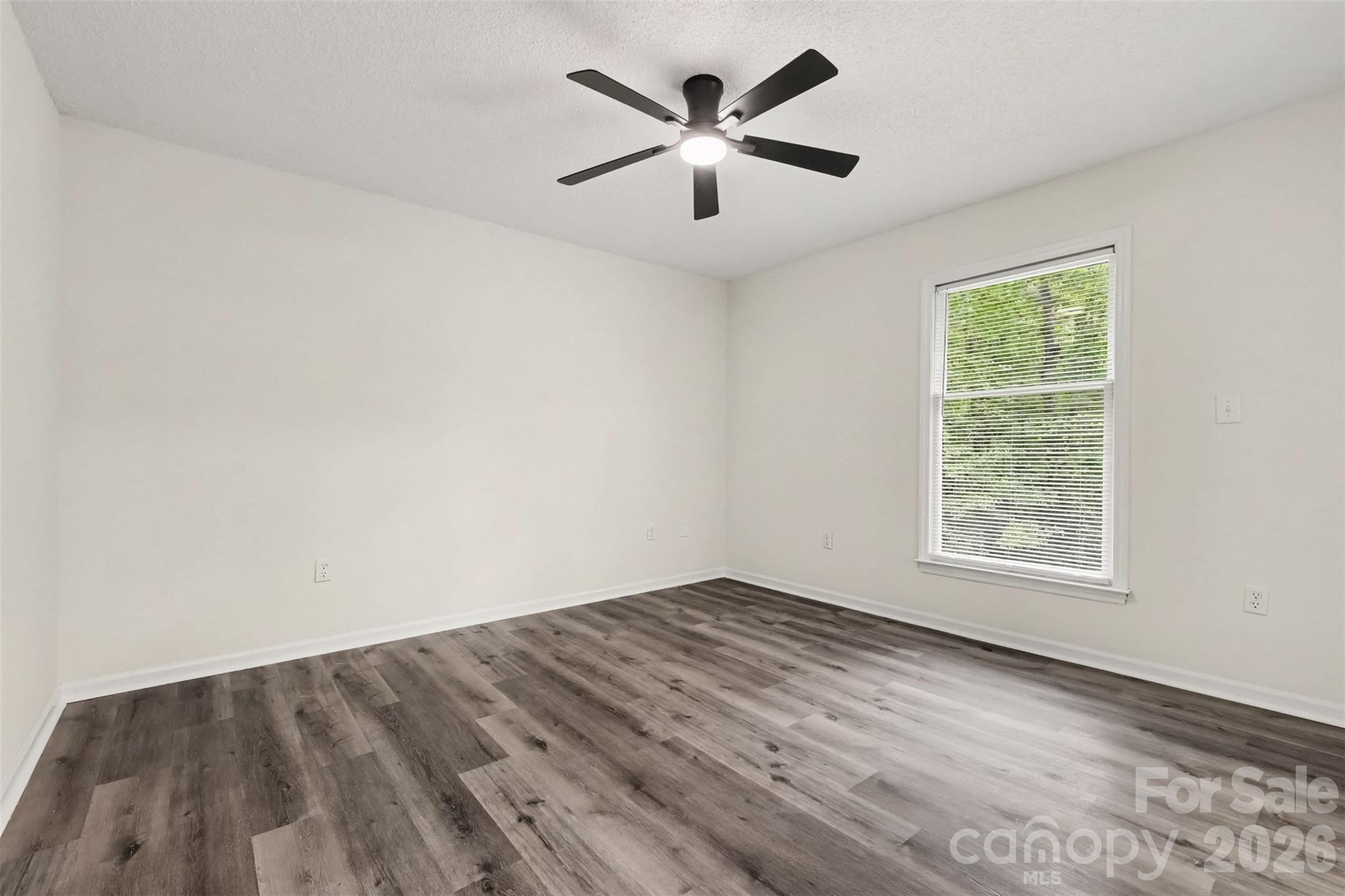 Single Family Residence at 6524 Pine Forest Drive, York, photo 7 of 36