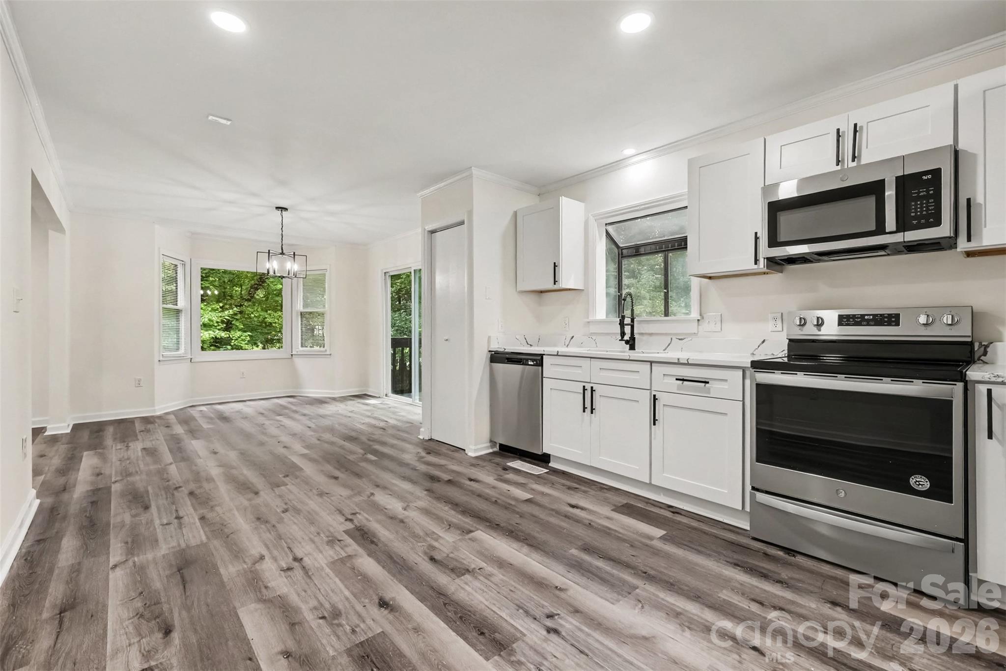 Single Family Residence at 6524 Pine Forest Drive, York, photo 12 of 36