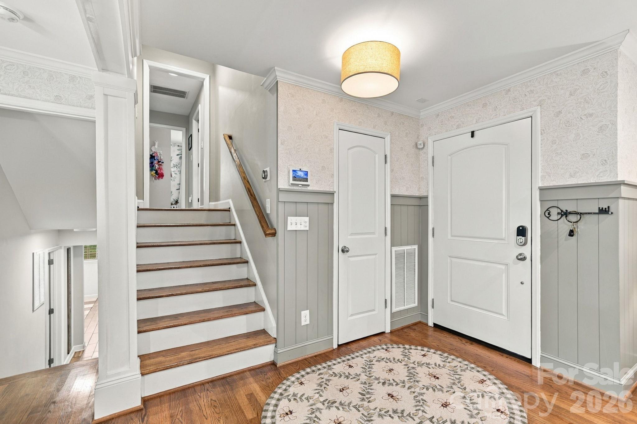 Single Family Residence at 4001 Sussex Avenue, Charlotte, photo 3 of 29