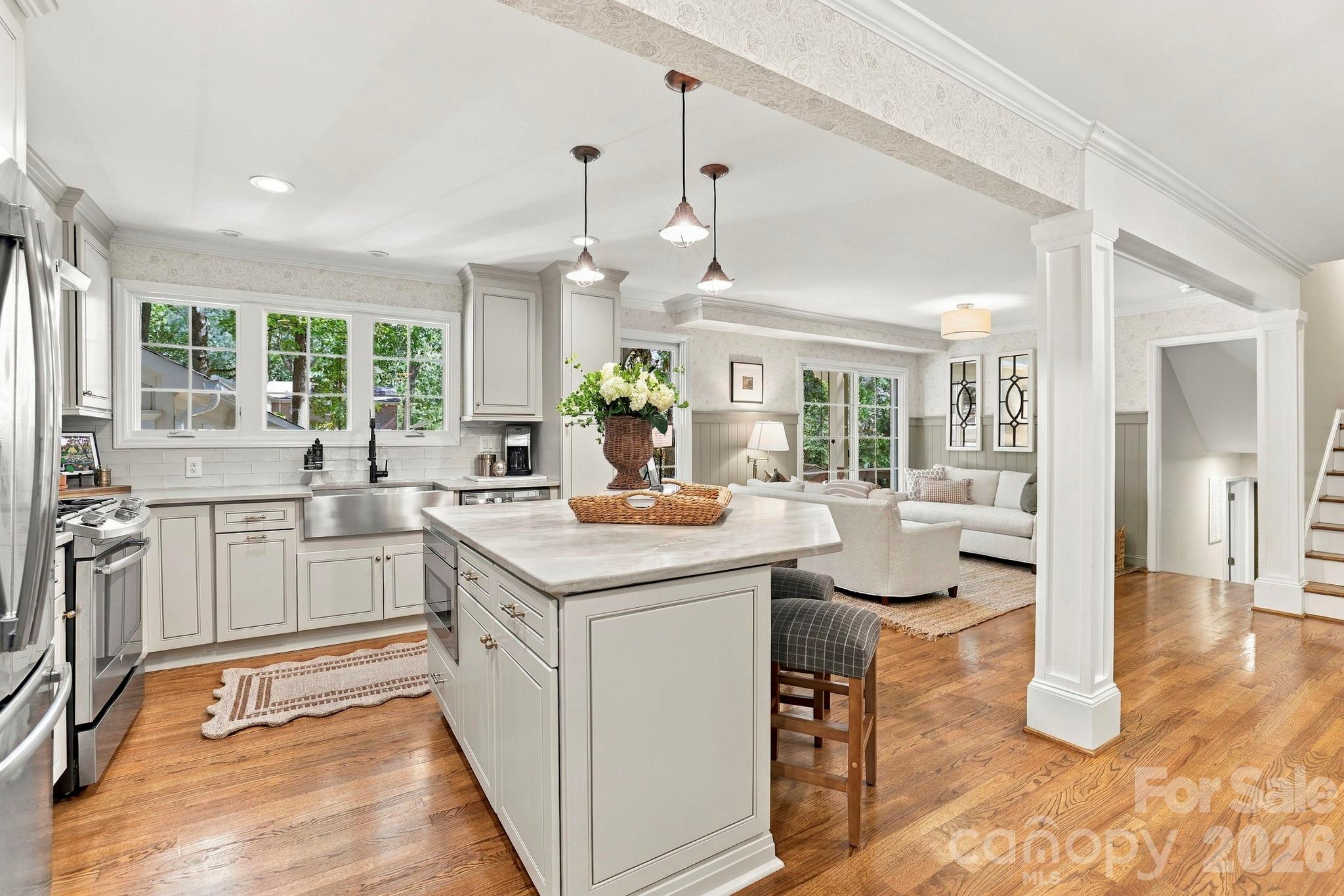Single Family Residence at 4001 Sussex Avenue, Charlotte, photo 5 of 29