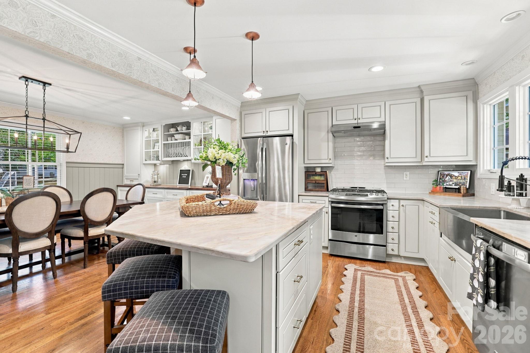 Single Family Residence at 4001 Sussex Avenue, Charlotte, photo 6 of 29