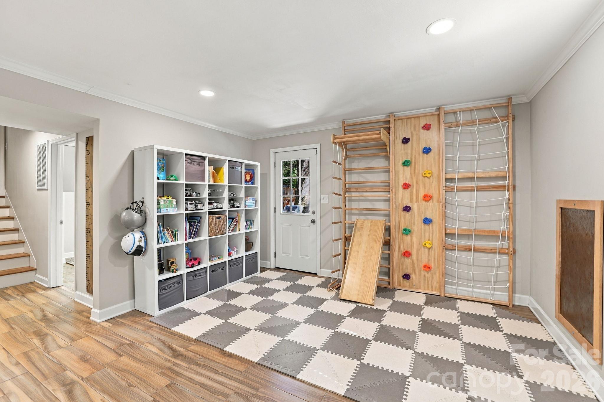 Single Family Residence at 4001 Sussex Avenue, Charlotte, photo 11 of 29