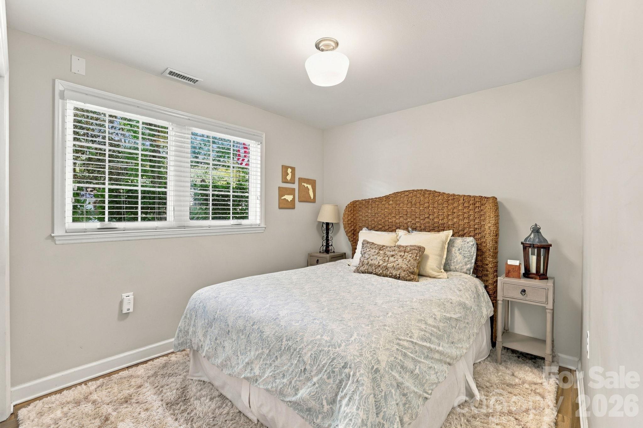 Single Family Residence at 4001 Sussex Avenue, Charlotte, photo 12 of 29