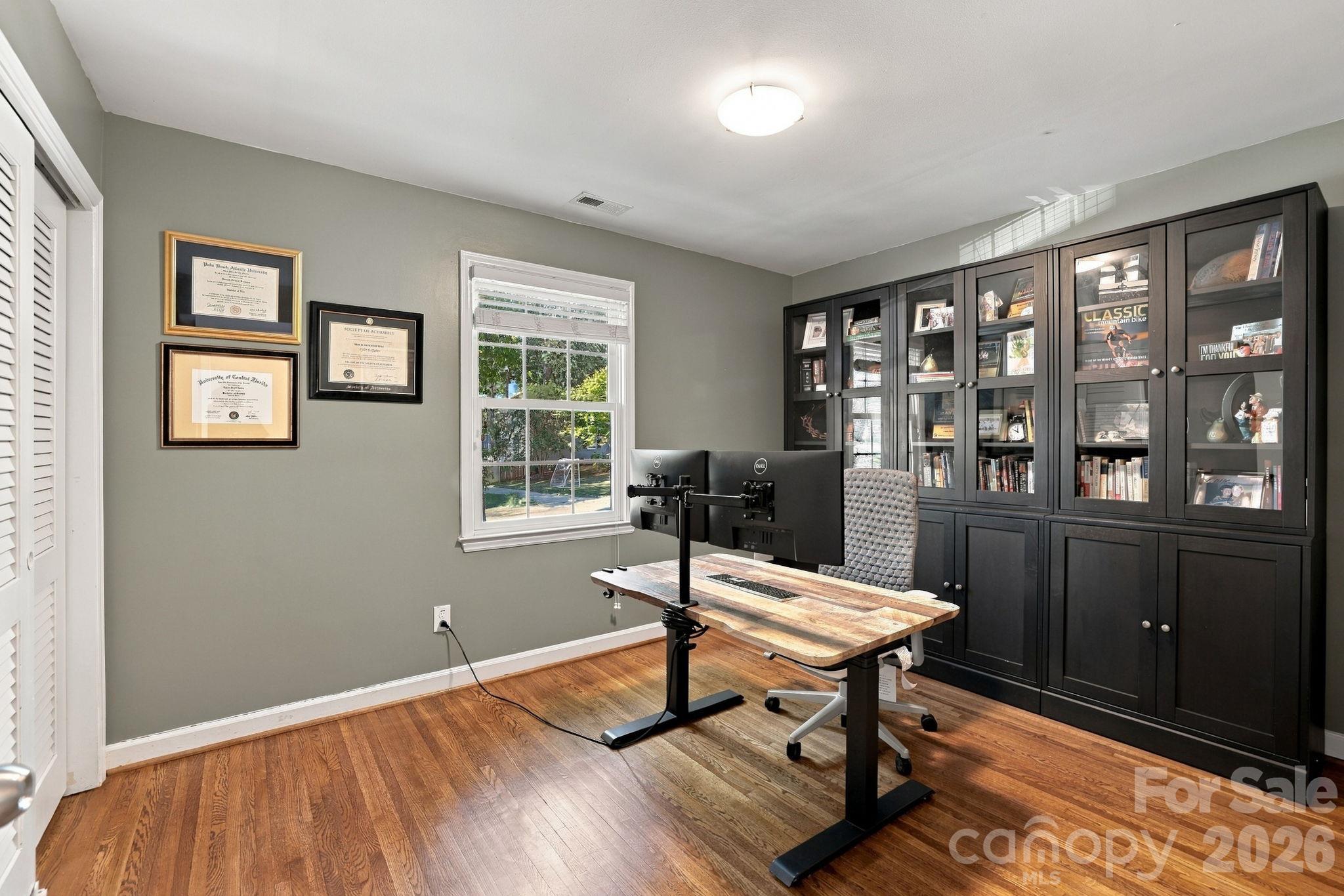 Single Family Residence at 4001 Sussex Avenue, Charlotte, photo 15 of 29