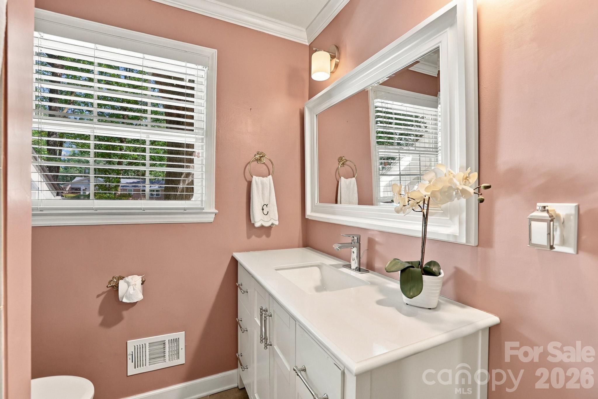 Single Family Residence at 4001 Sussex Avenue, Charlotte, photo 17 of 29