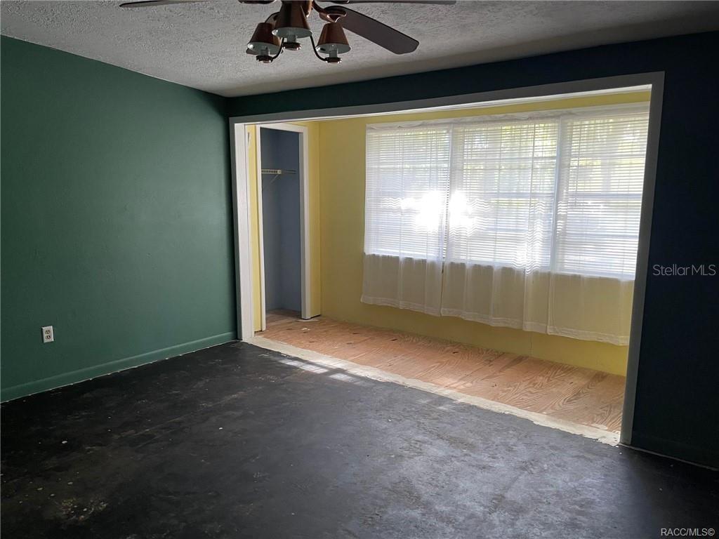 Single Family Residence at 120 NW Magnolia CIR, CRYSTALRIVER FL 34428, Crystal River, photo 10 of 46