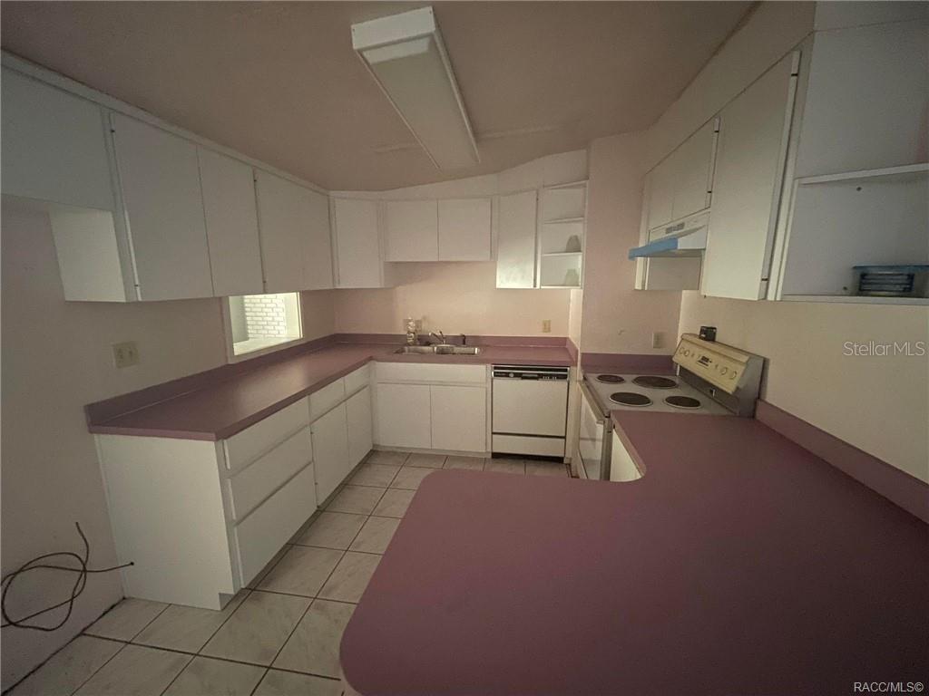 Single Family Residence at 120 NW Magnolia CIR, CRYSTALRIVER FL 34428, Crystal River, photo 16 of 46