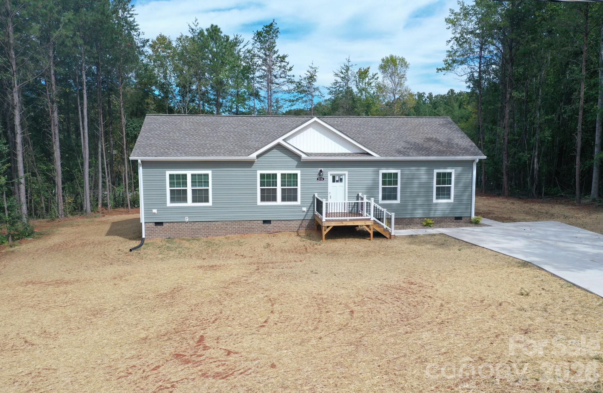 Single Family Residence at 2026 Windigo Street, Newton, photo 2 of 41