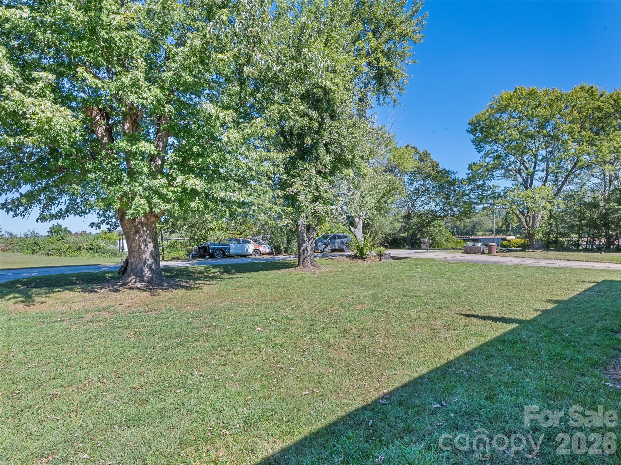 Single Family Residence at 1188 Eastbrook Drive, Hendersonville, photo 7 of 22