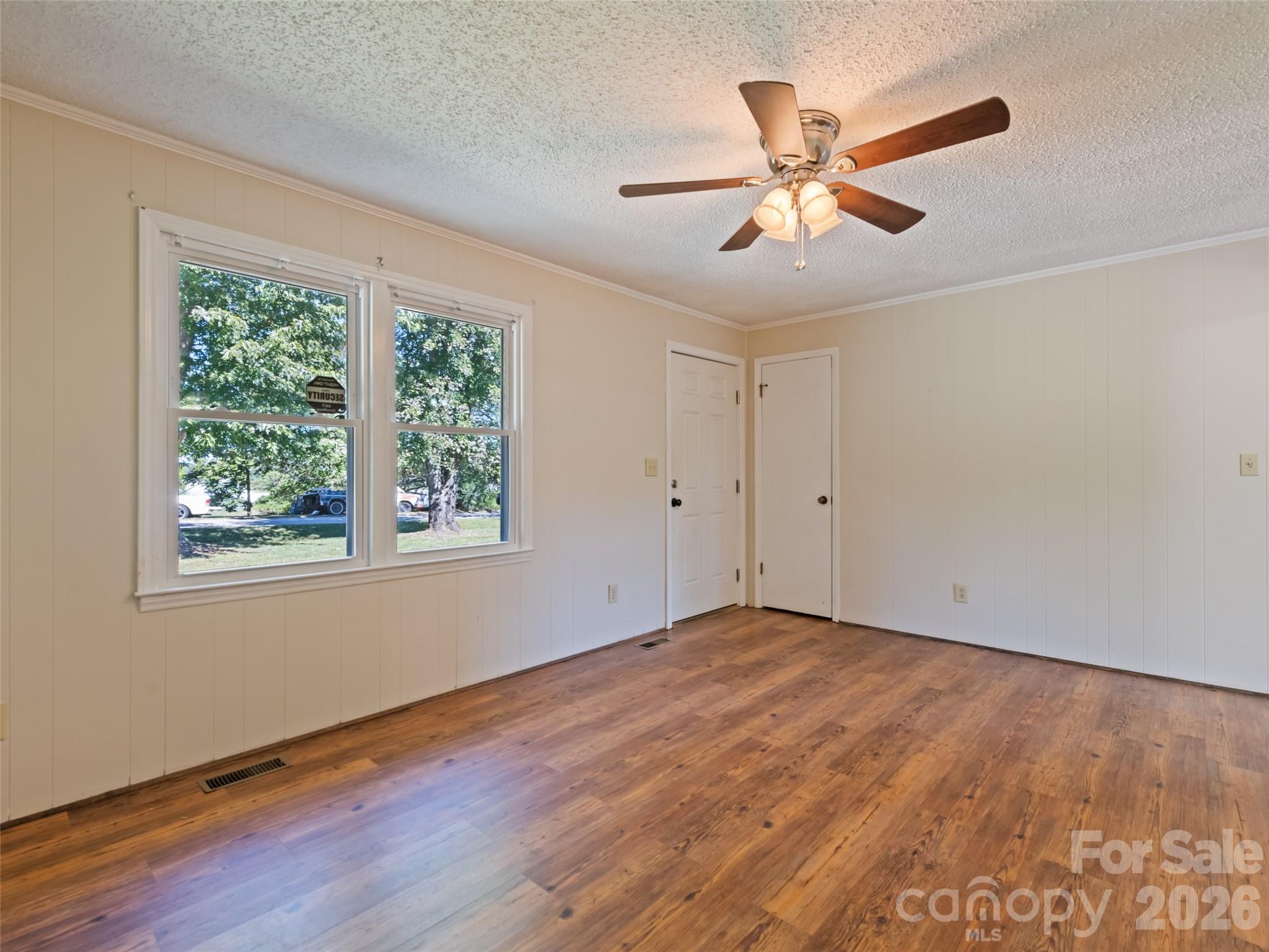 Single Family Residence at 1188 Eastbrook Drive, Hendersonville, photo 9 of 22